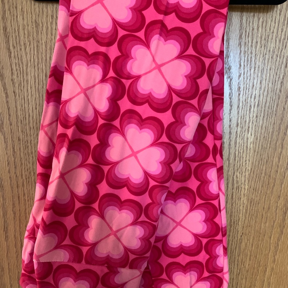 LulaRoe Valentine Heart leggings OS